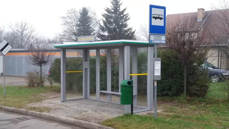 Przystanek autobusowy Pułaskiego/Słoneczna